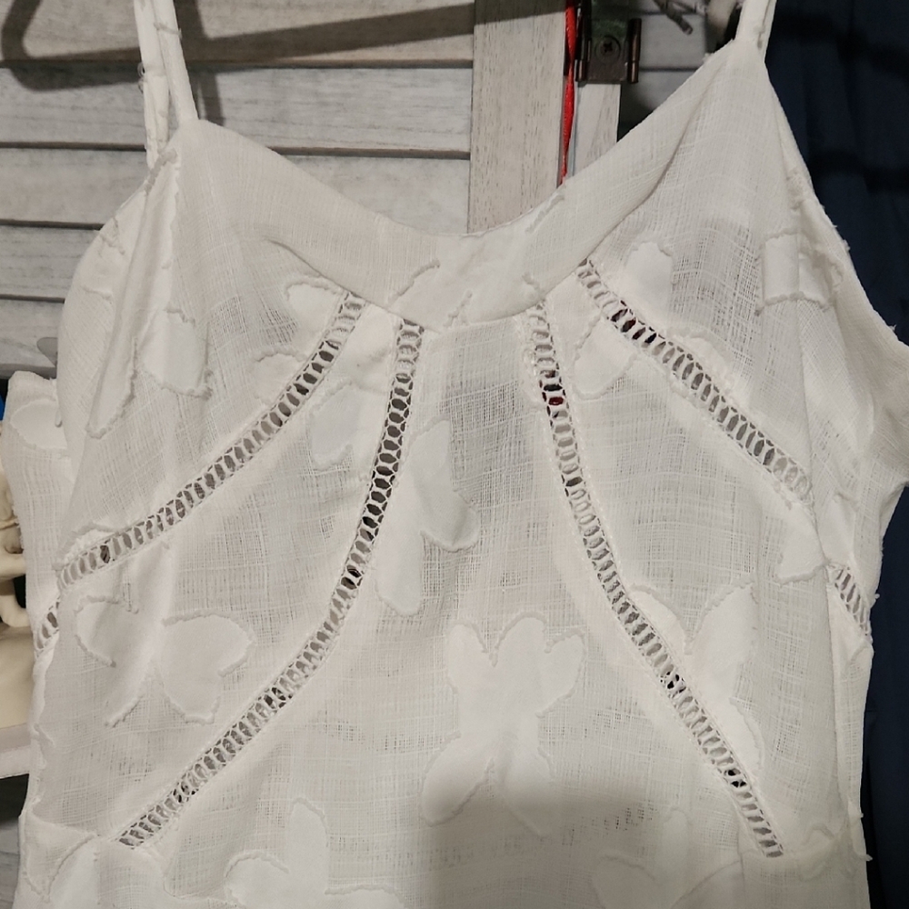 Chic White Floral Maxi Dress